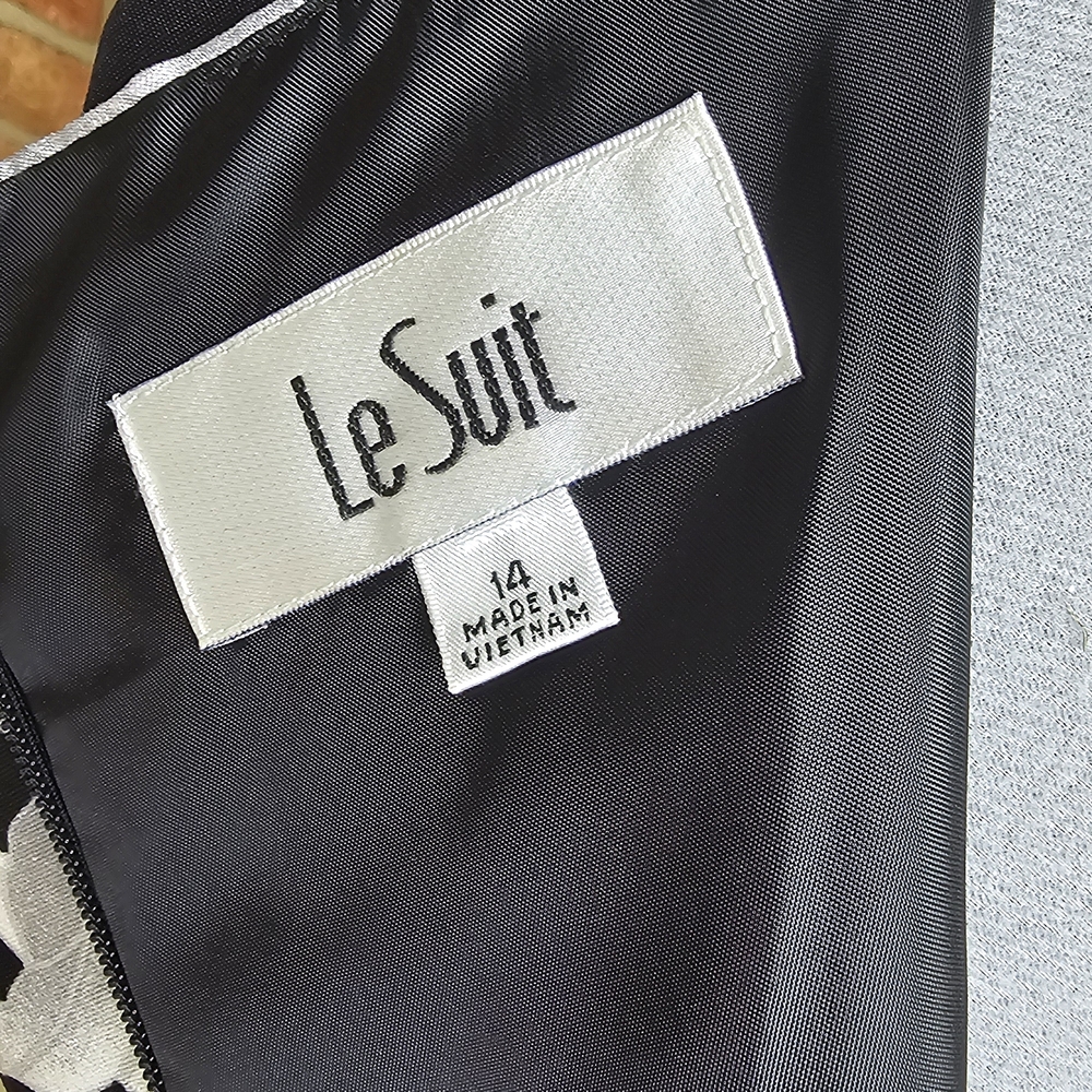 Le Suit Black and Cream Sleeveless Sheath Dress - Picture 2 of 2